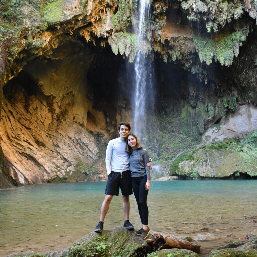 Punto de reunión: 6:30 pm. Estacionamiento Hotel Cola de Caballo. Santiago N.L
Temporada: Todo el año
Dificultad: Fácil
Retos: Senderismo